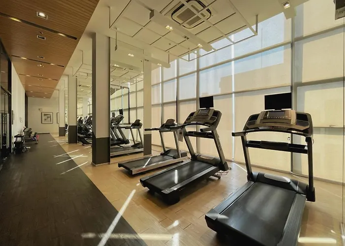 400m To Mrt L Workspace L Pool And Sauna 曼谷
